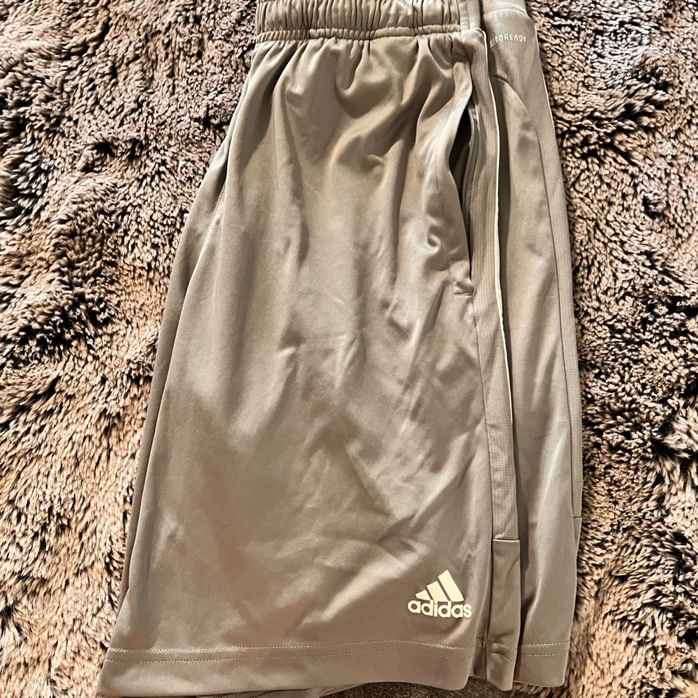 Men’s M/L Athletic short Assortment - Picture 7 of 9